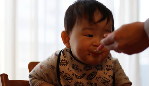 離乳食初期で食べる量が多いときはスプーンのサイズを変えてみよう